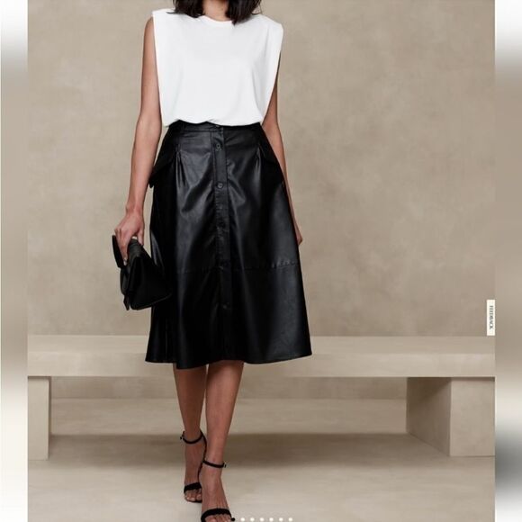 BANANA REPUBLIC VEGAN
LEATHER MIDI SKIRT - Picture 1 of 7